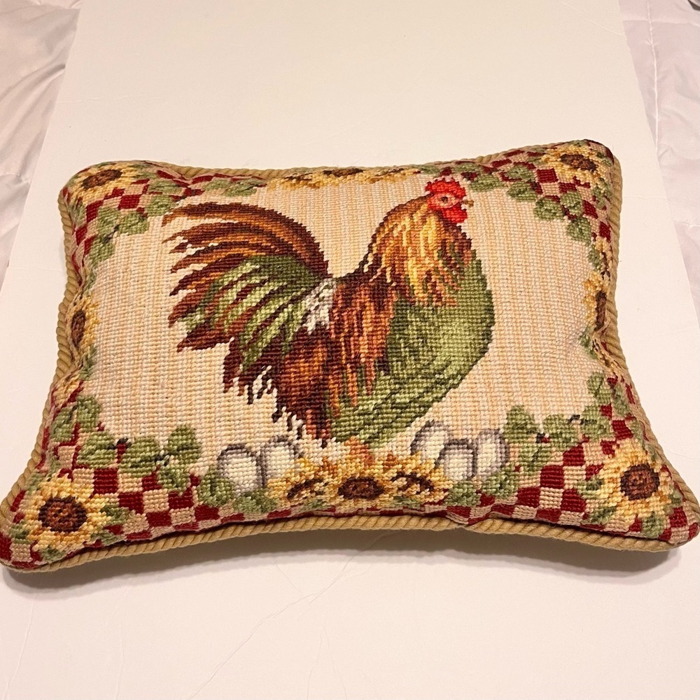 Rooster/sunflower tapestry petit point needle point throwpillow gold velour back - Picture 3 of 16